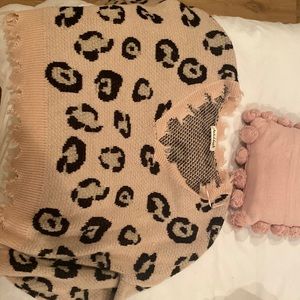 Sketchbook oversized printed pink and black sweater